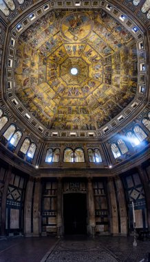 Floransa, İtalya - 03.02.2020: San Giovanni Floransa Vaftizhanesinin Mozaik tavanı (Battistero di San Giovanni). İç mimari detaylar. Duomo katedralinin yanında..