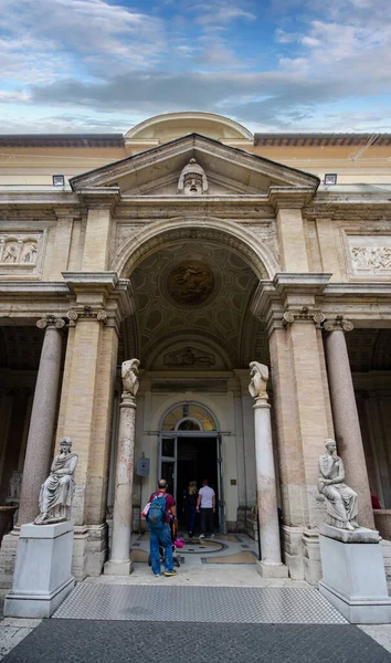 梵蒂冈城 意大利罗马 2019年10月19日 梵蒂冈博物馆的内部 美丽的古代雕像 — 图库照片