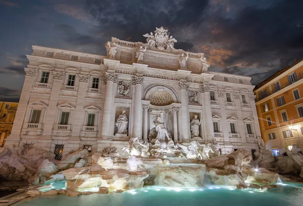 Trevi Szökőkút Fontana Trevi Rómában Olaszországban Naplementekor Róma Olaszország Legnagyobb — Stock Fotó