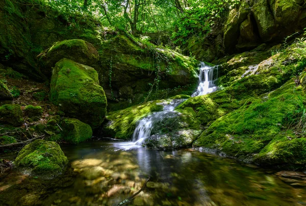 Gyönyörű Vízesés Erdőben Titkos Vízesések Öko Nyomvonal Sakar Mountain Bulgária — Stock Fotó