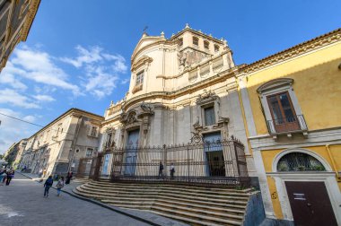 CATANIA, İtalya. San Giuliano Kilisesi, Catania 'daki tarihi Via Crociferi' de Sicilya Barok 'unun bir başyapıtı..