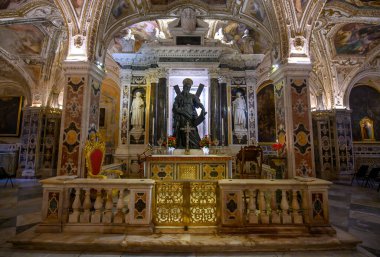 Amalfi, İtalya. Amalfi Katedrali 'nin içi, Havari Aziz Andrew' a adanmıştır, Roma Katolik Kilisesi Piazza del Duomo 'da.