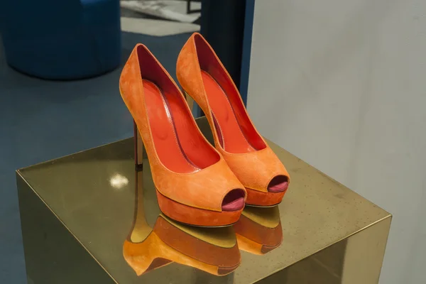 Модный показ обуви — стоковое фото