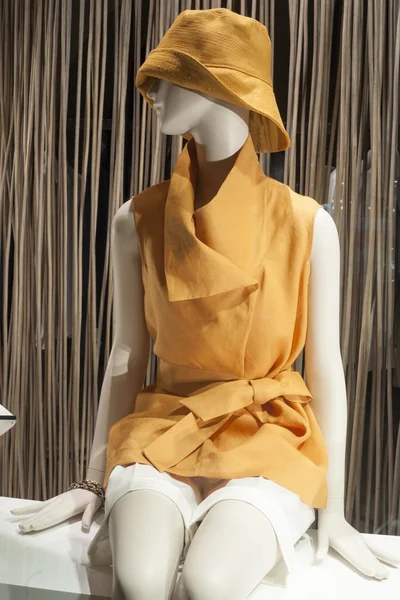 Fashin mannequin display — Stock Photo, Image
