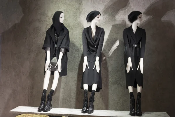alışveriş moda mağaza vitrin mankeni