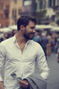 Fasion vardır genç adam