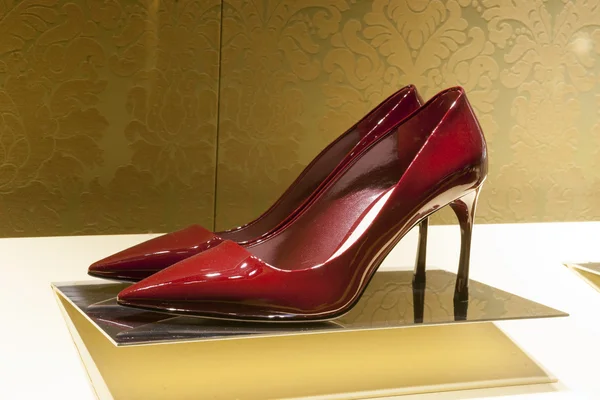 Fashion shoe display — стоковое фото