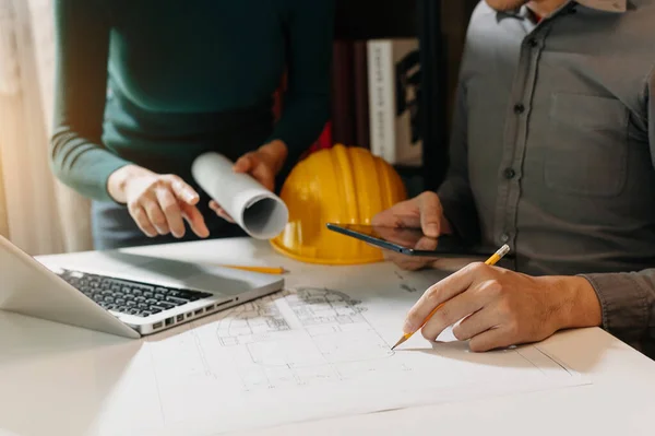 Two Colleagues Discussing Data Working Tablet Laptop Architectural Project Construction — Stock Photo, Image