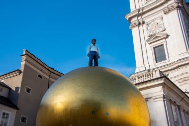 Salzburg 'daki Sphaera Heykeli - Avusturya