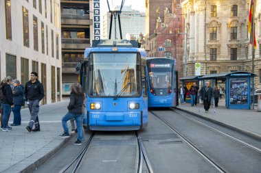 Münih, Almanya - 30 Ekim 2024 Munchner Verkehrsgesellschaft tarafından işletilen tramvay sistemi