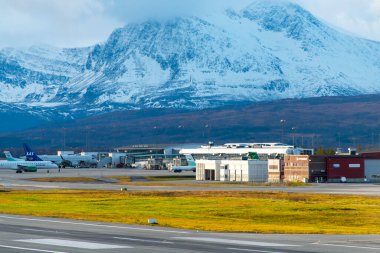 Tromso, Norveç - 14 Ekim 2024: Tromso Havaalanı Finnmark