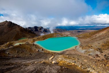 Tongariro Ulusal Parkı 'ndaki Zümrüt Gölü - Yeni Zelanda