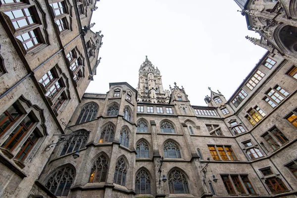 Münih 'teki New Town Hall' un İç Avlusu - Almanya