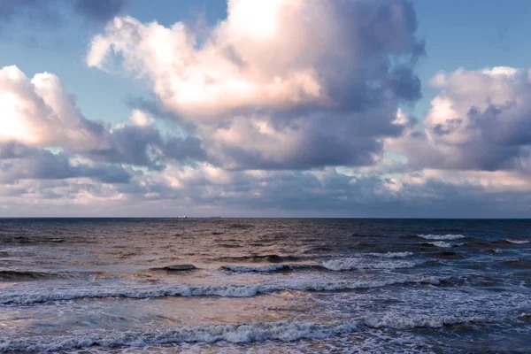 Mer Baltique après la tempête — Photo