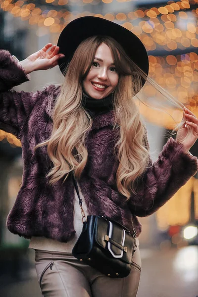 Gorgeous Funny Girl Enjoying New Year Happy Girl Christmas Shopping — Stock Photo, Image