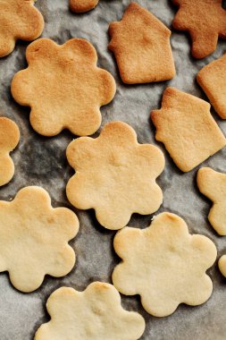 Lezzetli ev yapımı şekerli kurabiyeler