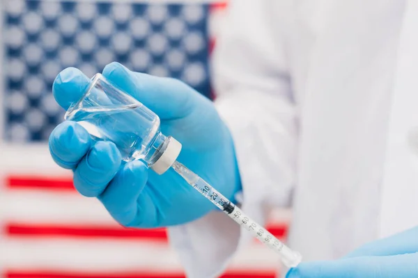 Doctor Holding Vaccine Bottle Syringe Usa Flag Background — Stock Photo, Image