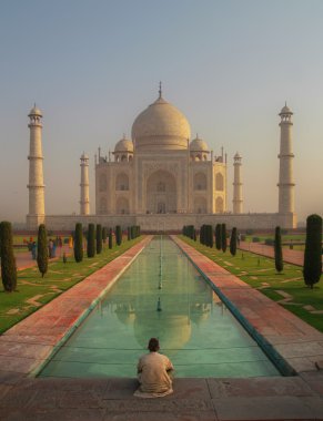 Taj Mahal, gündoğumu