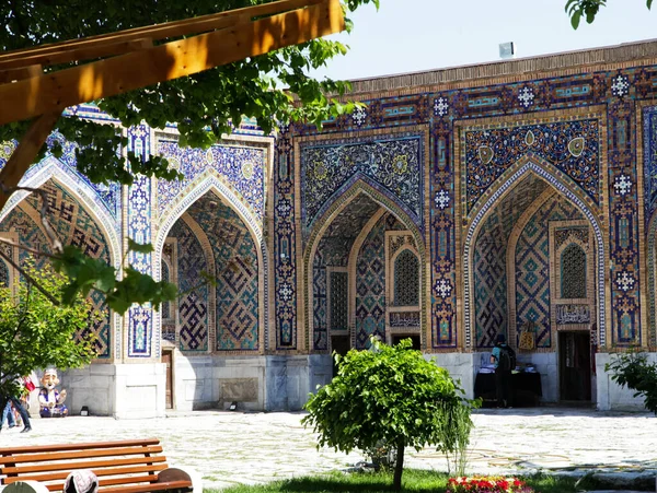 Ein Mosaikverziertes Gebäude Hof Der Ulugbek Madrasah Registan Platz Smarkand — Stockfoto