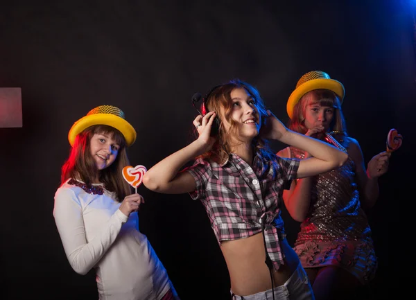 Teenage girls having fun and dancing — Stock Photo, Image