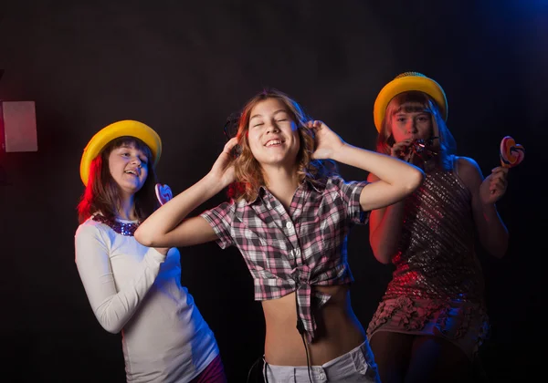 Teenage girls having fun and dancing — Stock Photo, Image