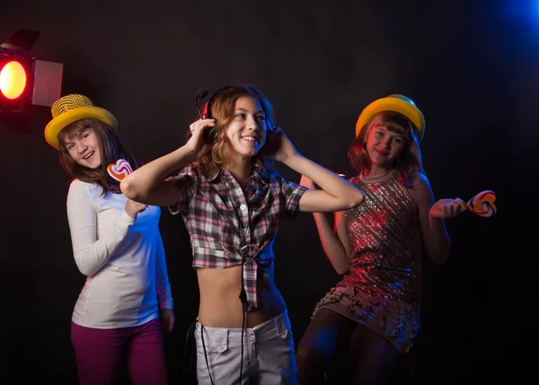 Teenage girls having fun and dancing — Stock Photo, Image