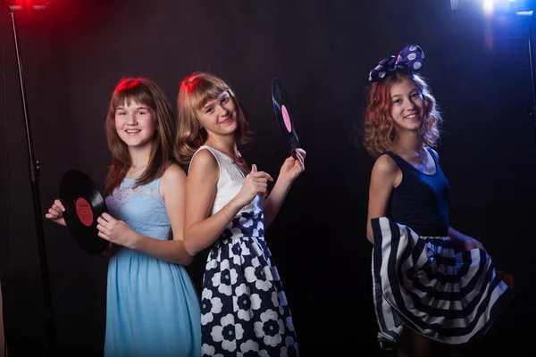 Teenage girls having fun and dancing — Stock Photo, Image