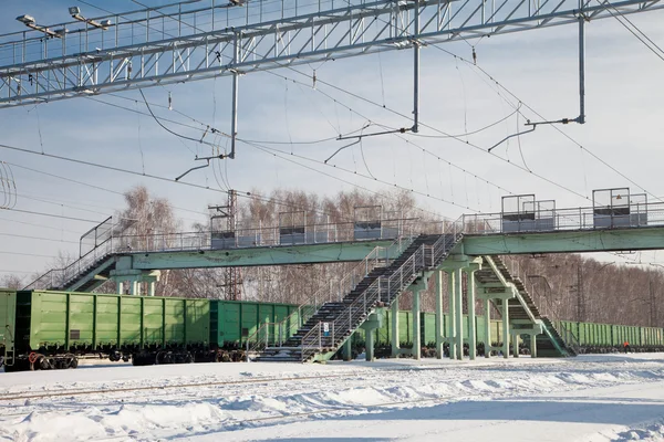 Pedestrian bridge over the railway — Stock Photo, Image