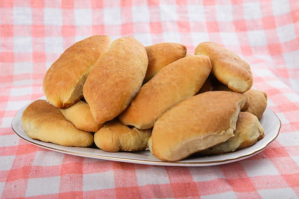 Kuchen auf einem Teller — Stockfoto