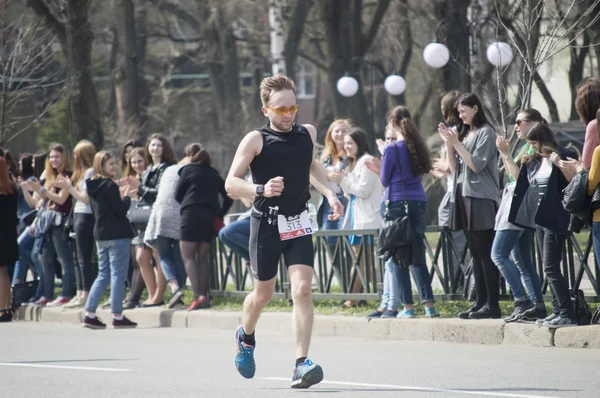 Internationale Marathon in Kharkov, Oekraïne, 9 April 2016 — Stockfoto
