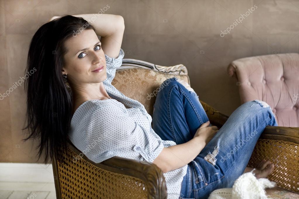 спящих русских фото таня в кресле потянулась