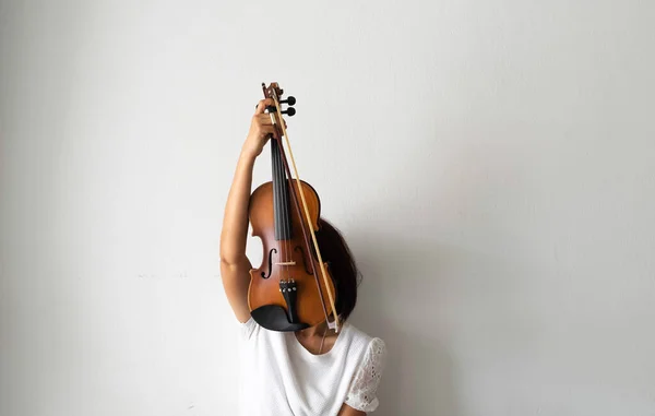 Violino Arco Sollevavano Chiudere Viso Della Donna Mostrare Dettagli Dello — Foto Stock