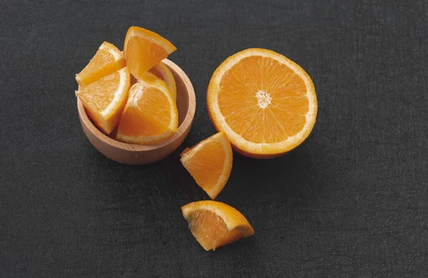 Fruta Naranja Cortada Rodajas Puesta Sobre Fondo —  Fotos de Stock