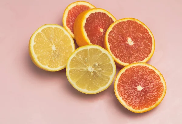 Naranja Rodajas Naranja Poner Sobre Fondo Pastel — Foto de Stock