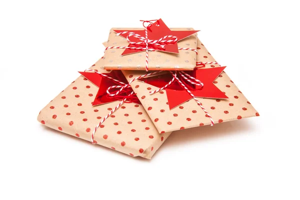 Paquetes o regalos envueltos en regalo —  Fotos de Stock