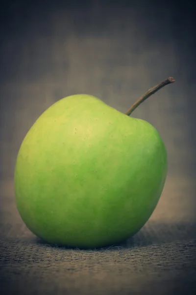 Grüne Äpfel — Stockfoto