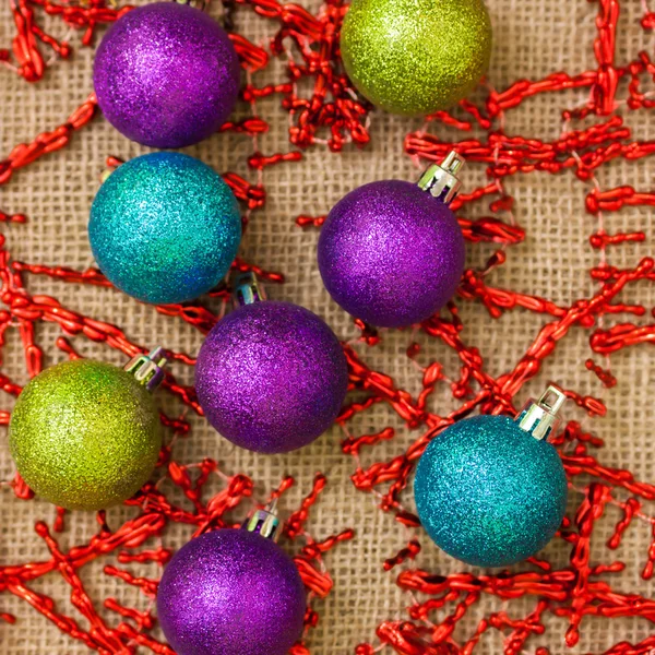 Joulu värillinen pallo — kuvapankkivalokuva