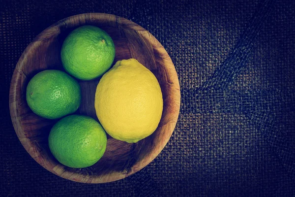 Limes and lemons — Stock Photo, Image