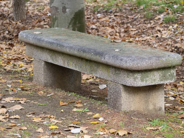 Antike Steinbank Einem Europäischen Park — Stockfoto