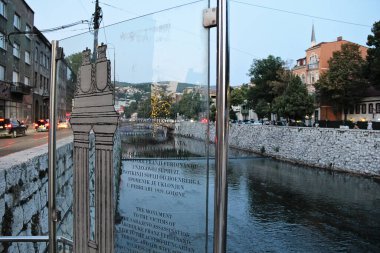 Saraybosna, Bosna-Hersek - 19 Ağustos 2025: Saraybosna Suikast Anıtı