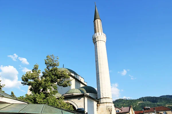Saraybosna, Bosna-Hersek - 19 Ağustos 2025: Saraybosna, Bosna-Hersek 'teki Gazi Hüseyin-dilenci cami binası
