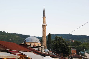 Saraybosna, Bosna-Hersek - 20 Ağustos 2025: Saraybosna 'daki Bascarsijska Camii, Bosna-Hersek Dış Bölgesi