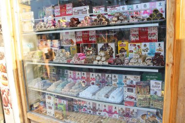 Saraybosna, Bosna-Hersek - 19 Ağustos 2025: Türk Lokum Dükkanı 