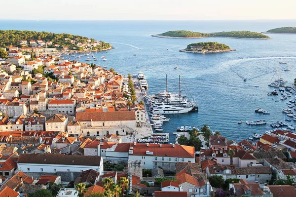Hvar, Hırvatistan - 22 Ağustos 2025: Hvar Eski Kenti ve Pzekeni Adaları Güzel Hava Manzarası, Hırvatistan