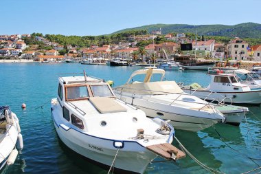 Jelsa, Hırvatistan - 23 Ağustos 2025: Jelsa Town, Hvar Adası