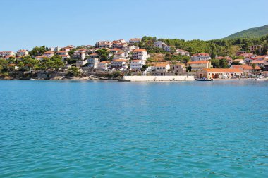 Jelsa, Hırvatistan - 23 Ağustos 2025: Jelsa Evli Peyzaj Panoraması, Hvar Adası, Hırvatistan