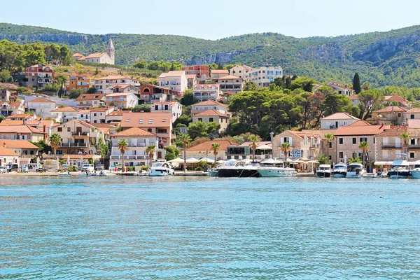 Jelsa, Hırvatistan - 23 Ağustos 2025: Jelsa, Hvar Adası Manzarası