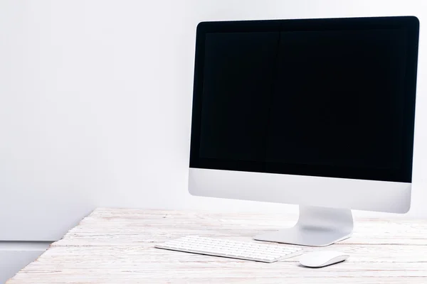 Ordenador de escritorio en blanco — Foto de Stock