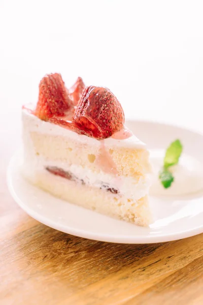Çilekli kremalı pasta — Stok fotoğraf