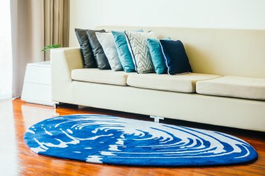 Güzel lüks yastıklar Divan